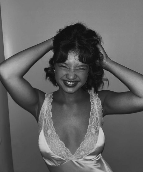 Peyton Elizabeth Lee model bild