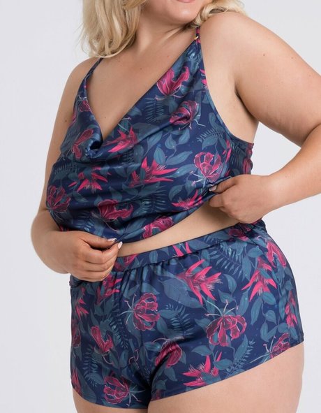 Izzy Nicholls erotische heiße bild