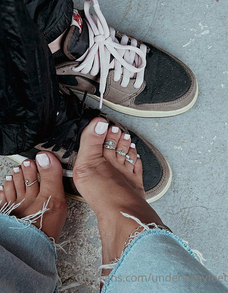 underswayfeet schöne akt archiv