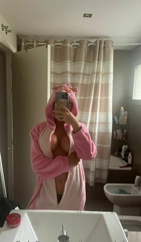 lauraonlyfree perfekte nackten bild