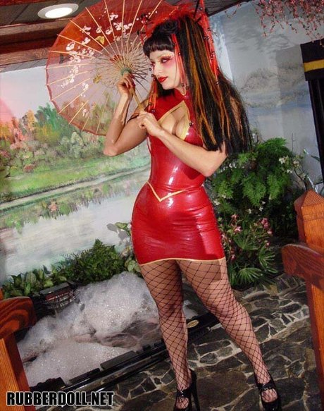 RubberDoll porno pornostar foto