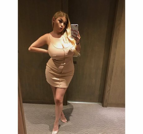 Kendall Rowan model fotos