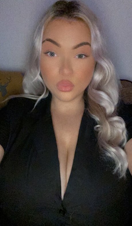 Kendall Rowan nackt exklusive foto