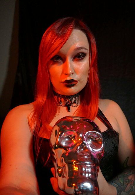 madammedusa schauspielerin nackt archiv