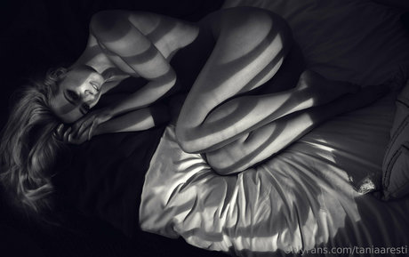 taniaaresti erotische nackt bild