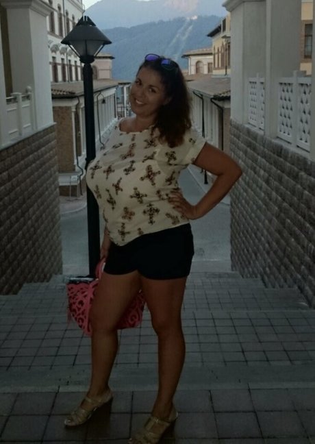 Natalia B nacktheit hübsche foto