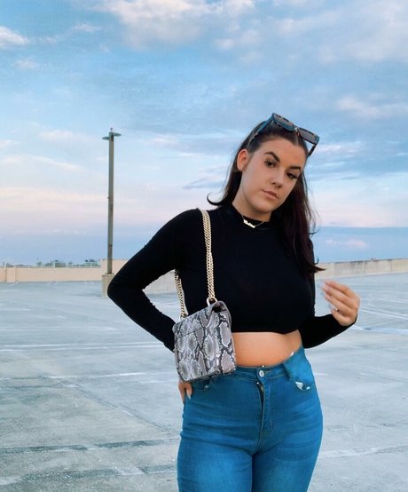 Lizzy Rae pornostar heiße foto