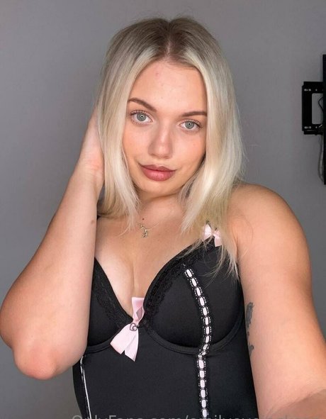 emilyevejackson exklusive top galerie