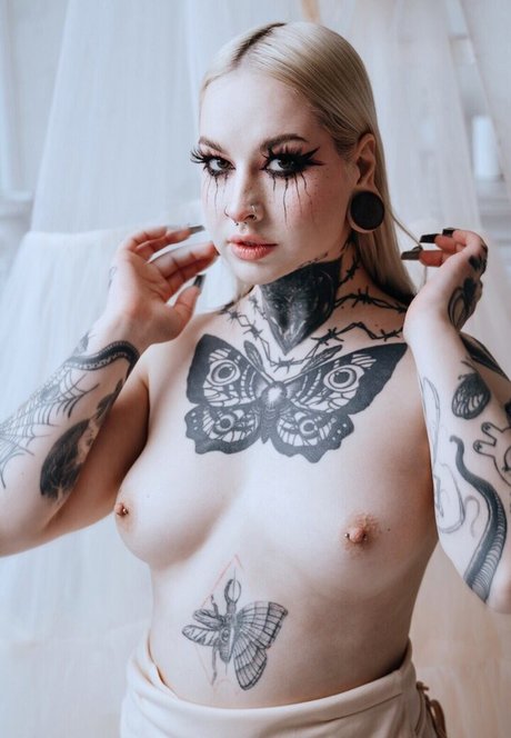 asiatische reife onlyfans nackten foto