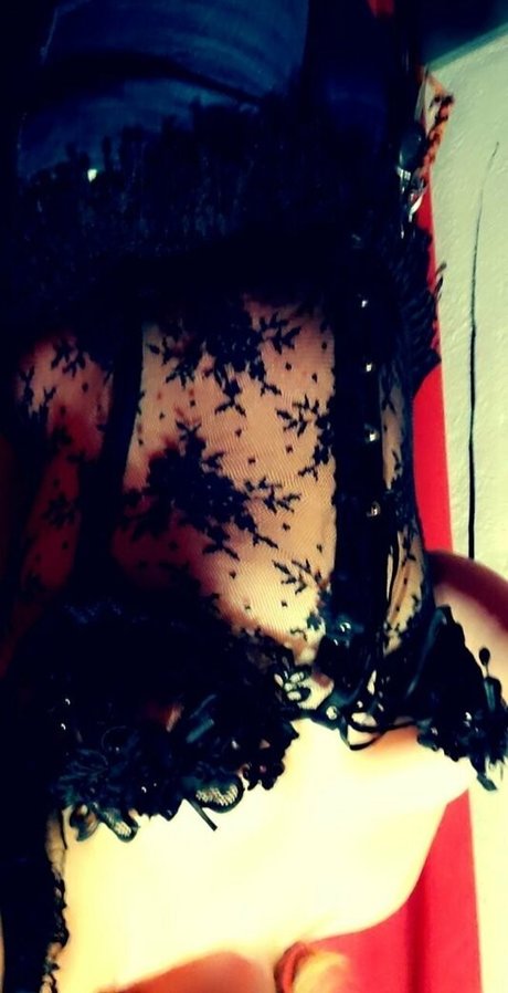 ebenholz-trans-onlyfans erotische top bilder