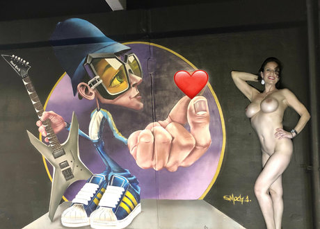 yusimee schauspielerin nackt galerien