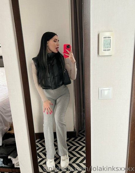 lolakinksxxxx xxx nackten bild