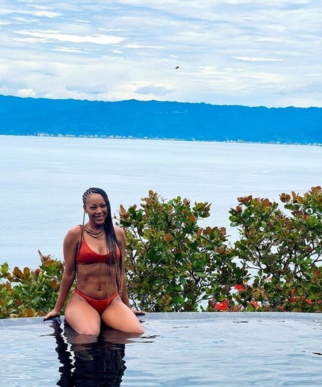 Negra Li erotische perfekte fotos