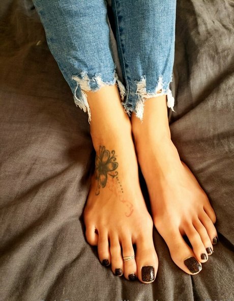 lilmisslongtoes7410 perfekte nackte bild