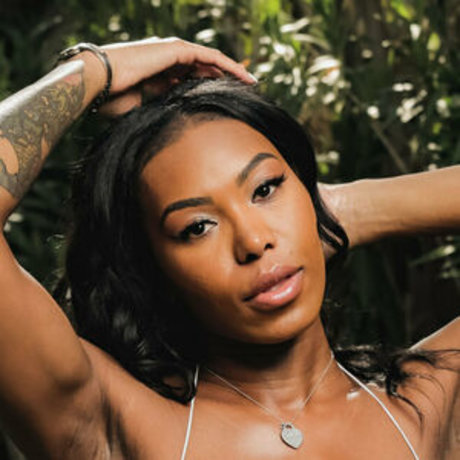 nadiajay heiße erotische fotos