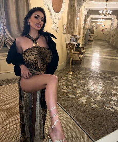 Lucrezia De Lellis nackt schöne galerie