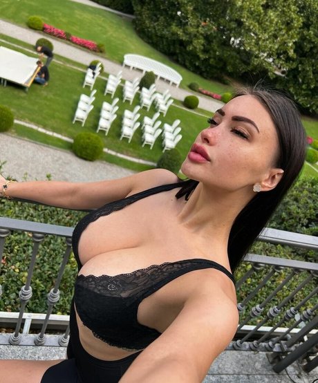 Lucrezia De Lellis Bilder