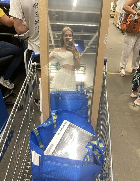 weibliche zwerg-onlyfans freie nackten bild