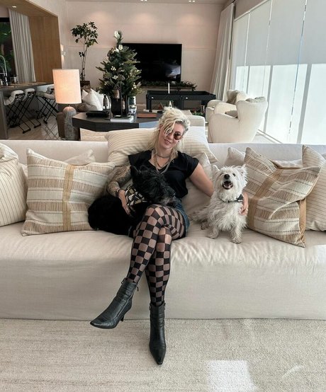 blonde gangbang-onlyfans exklusive porno galerien