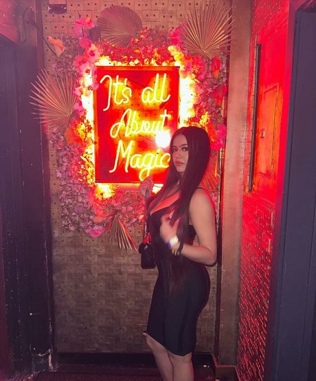 breite onlyfans kunst heiße fotos