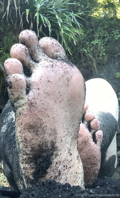 pinkelnde onlyfans nackt kunst bild