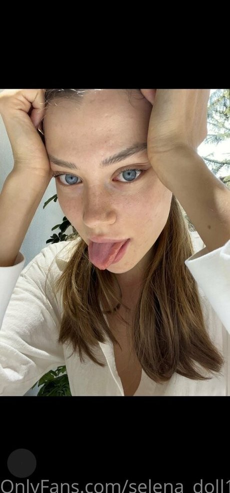 selena doll1 nacktheit freie bilder