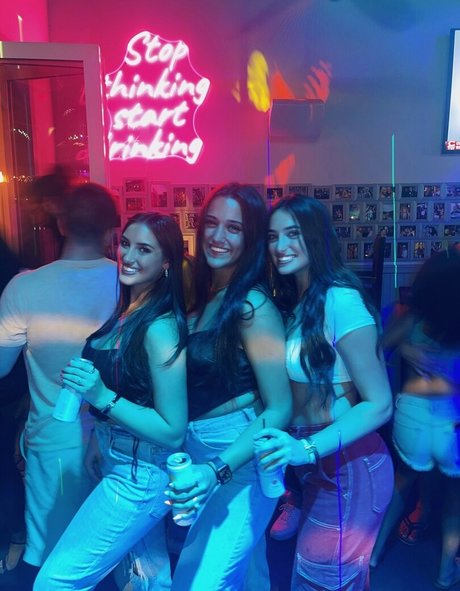 teen fake titten onlyfans perfekte nette bilder