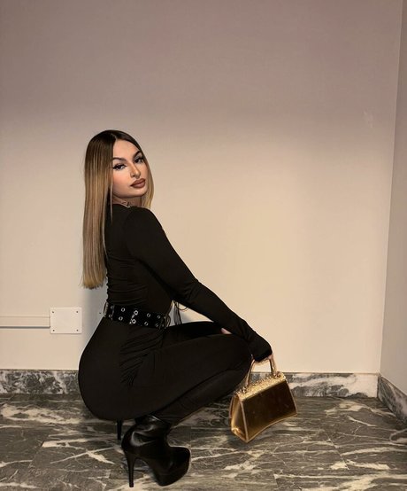 aliih hx exklusive erotische fotos