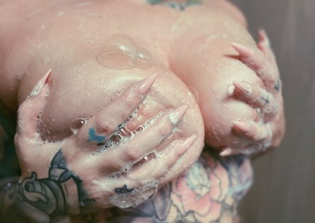 Mikaylax nackt galerie