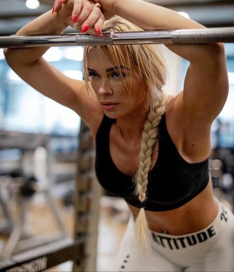 Wioletta Pawluk sexy nackten foto