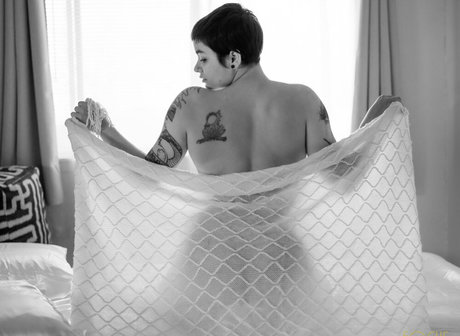 zierliche trans-onlyfans kunst sex bild