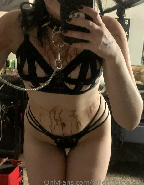 Fallen fox angel pornostar sex foto