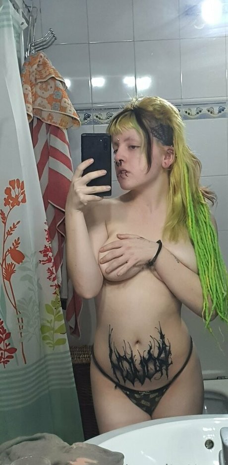 semitattooedgoth sexy heiße archiv
