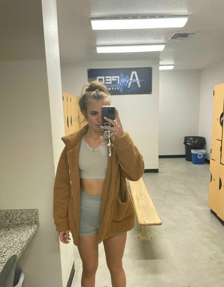 yourgirlzoey pornographische bilder