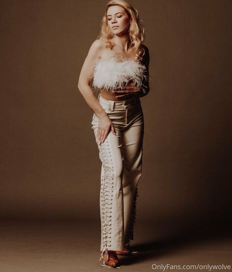 onlywolve model nacktheit galerien