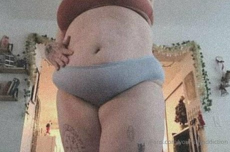 yourtinyaddiction model erotische galerie