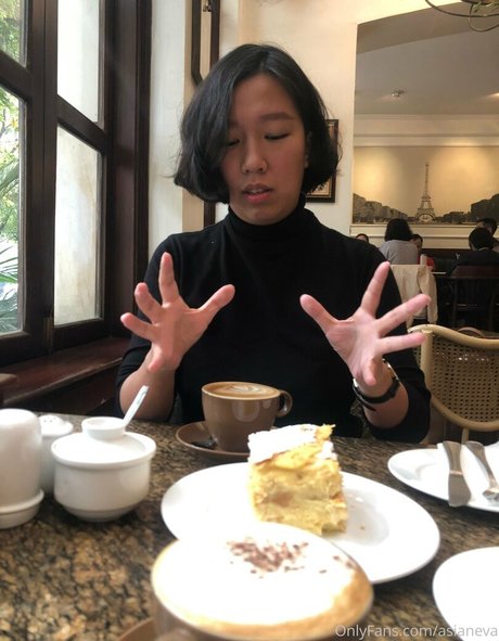 asianeva nacktheit hübsche bilder