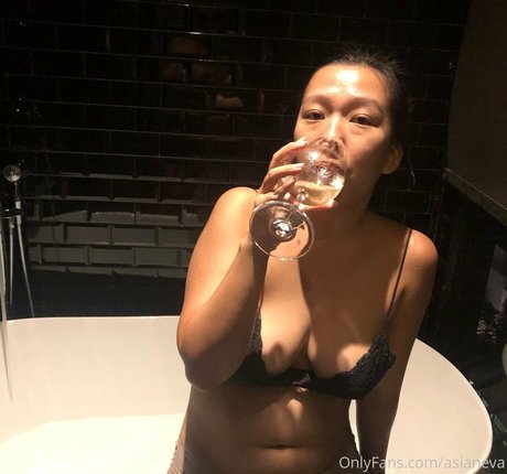 asianeva erwachsene kunst bild