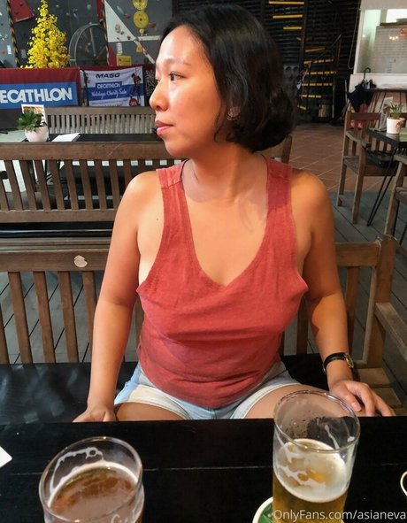 asianeva nacktheit perfekte bild