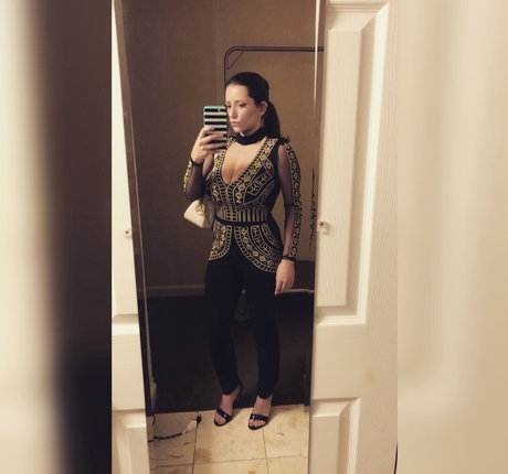 vollbusige rothaarige teen onlyfans nackt kunst archiv