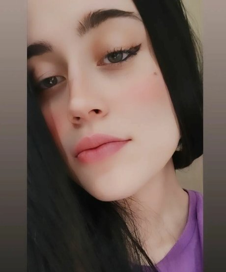 Nina Asmr hübsche pornographische bilder