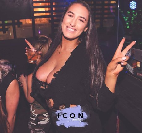 kurvige latina-onlyfans kostenlose schöne galerie