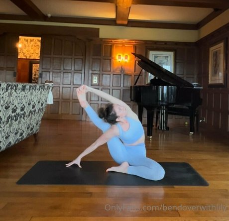 bendoverwithlily sexy porno foto