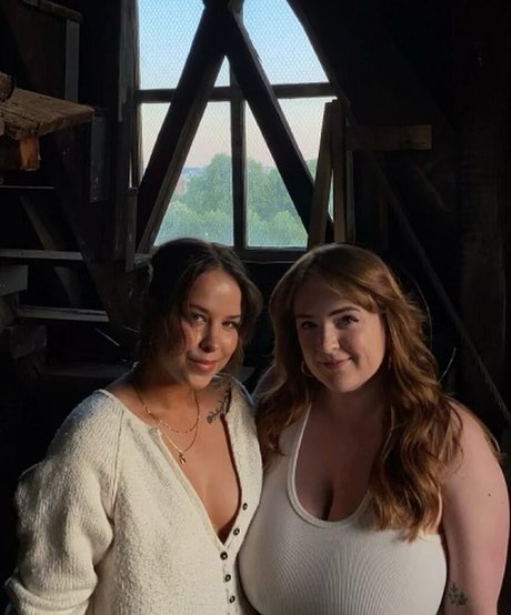 Cayley M nacktheit perfekte galerie