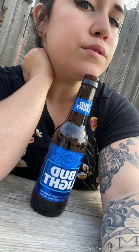 madibaileyx hd nackt bild