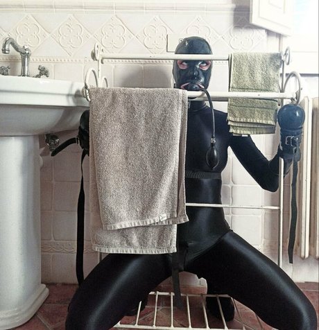 collaredfeline nacktheit exklusive fotos