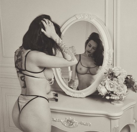 Kit Lilith pornostar schöne galerien