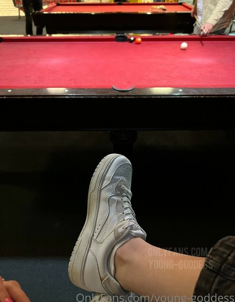 YoungGoddess top fotos