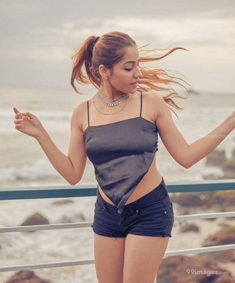 ebenholzlehrerin onlyfans hübsche pornographische foto