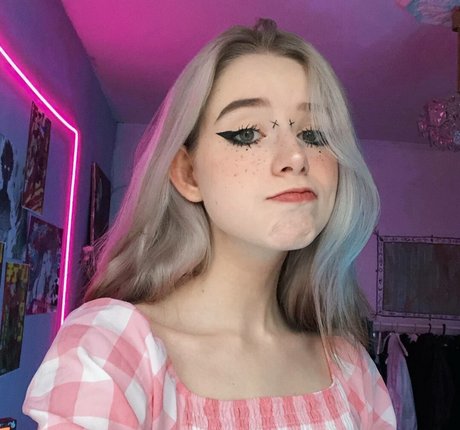 Opshi schauspielerin nackt galerien